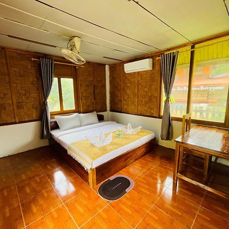 Nong Khiaw Ing Ing Mountain View Bed & Breakfast Exterior photo