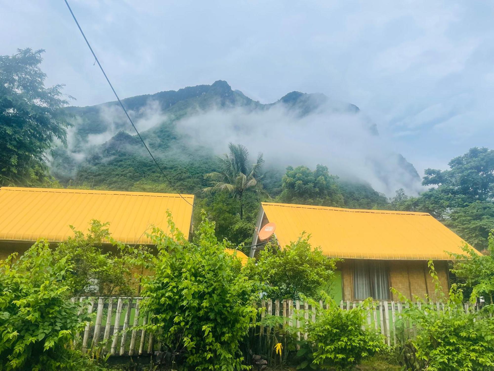 Nong Khiaw Ing Ing Mountain View Bed & Breakfast Exterior photo