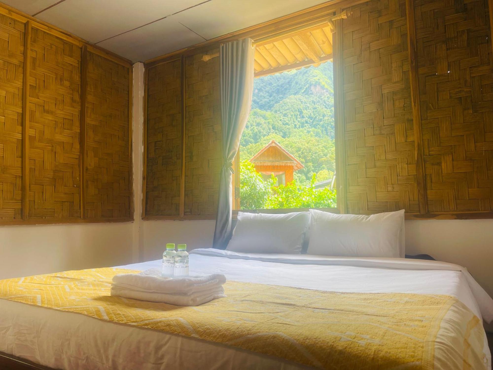 Nong Khiaw Ing Ing Mountain View Bed & Breakfast Exterior photo