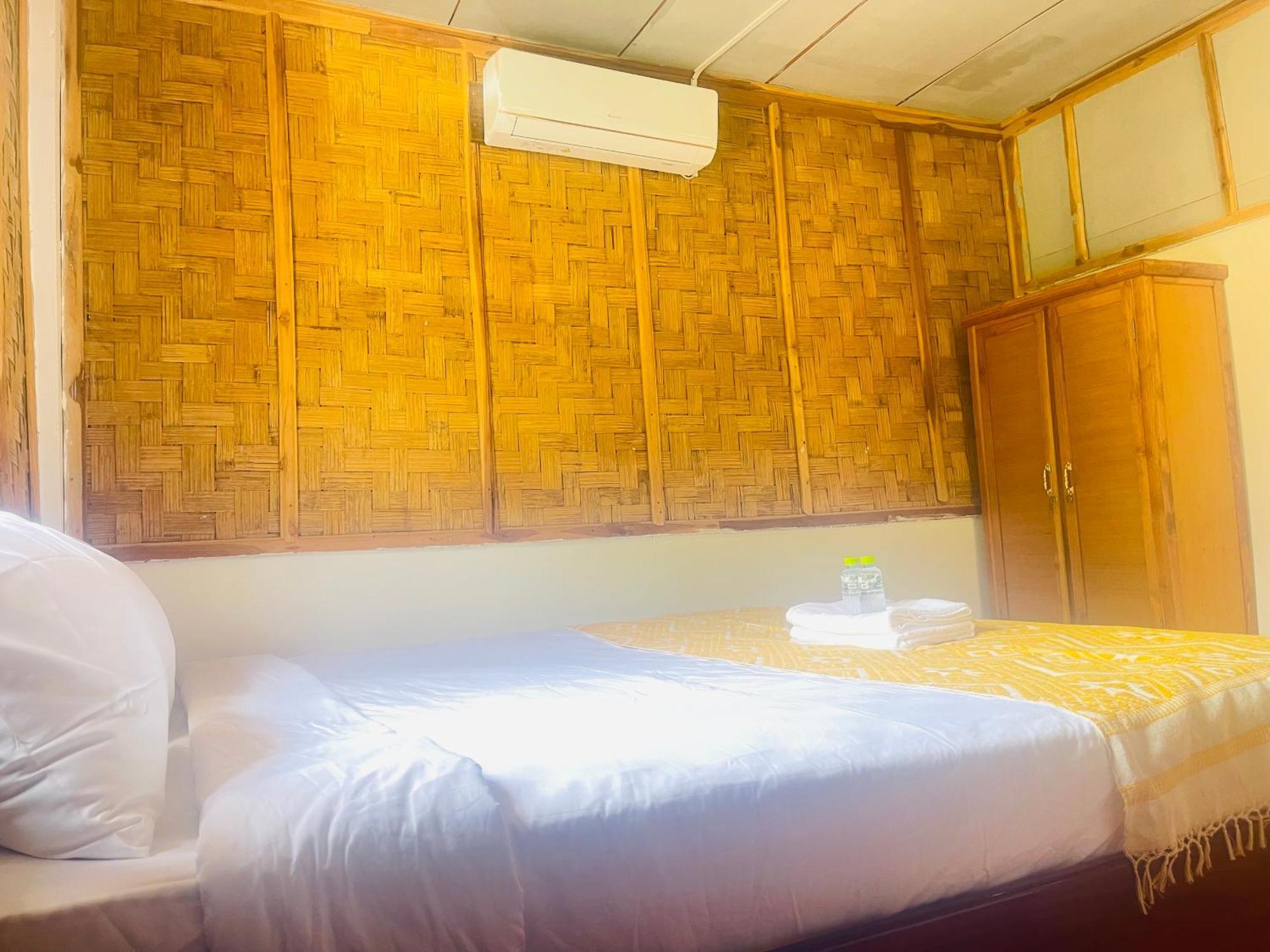 Nong Khiaw Ing Ing Mountain View Bed & Breakfast Exterior photo