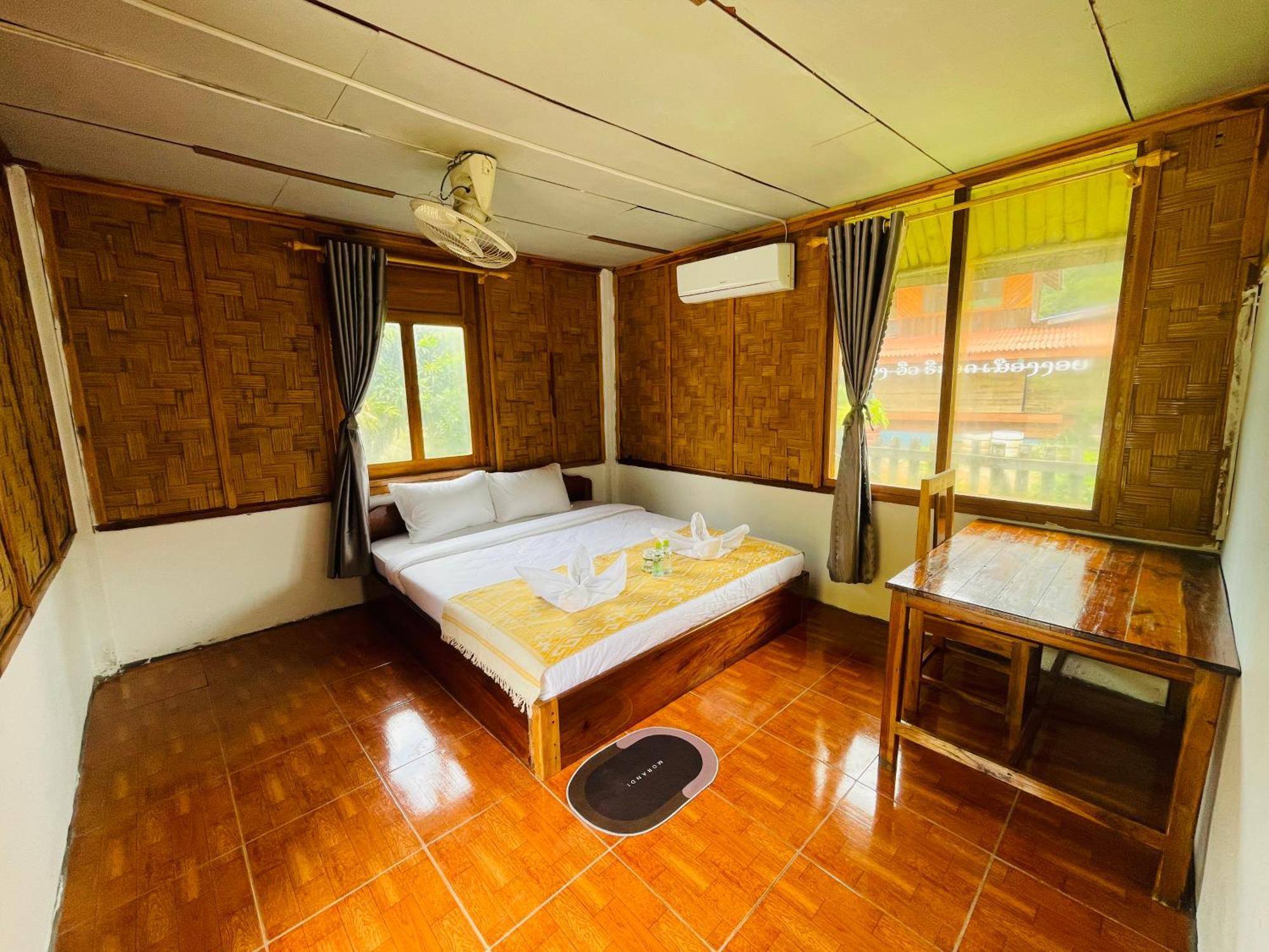 Nong Khiaw Ing Ing Mountain View Bed & Breakfast Exterior photo