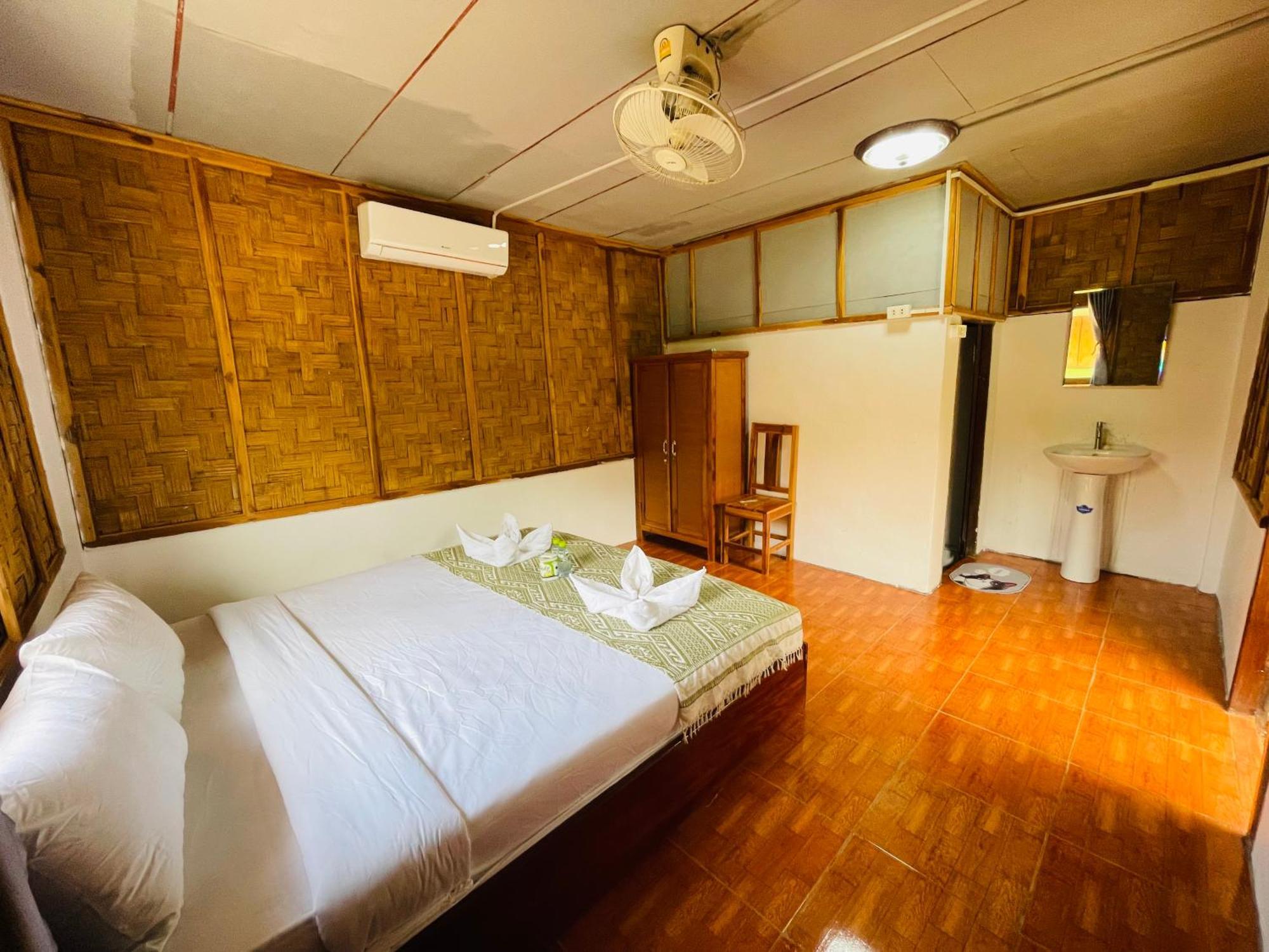 Nong Khiaw Ing Ing Mountain View Bed & Breakfast Exterior photo