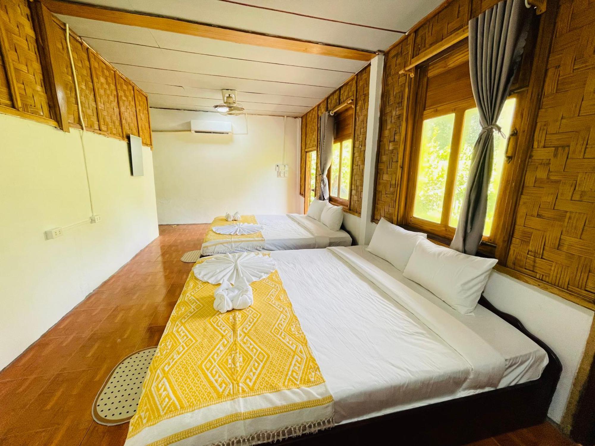 Nong Khiaw Ing Ing Mountain View Bed & Breakfast Exterior photo